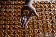 Perajin Gula Merah Perkecil Ukuran