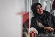 Keluarga Korban Kebakaran Lapas Di Bawa Ke RS Polri
