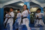 Atlet Imigran Afghanistan Mengajar Bela Diri Karate