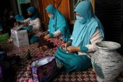 KERAJINAN DAUR ULANG SAMPAH