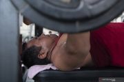 Latihan Atlet Angkat Berat Sumatera Selatan Jelang Peparnas