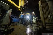 Pengeboran Sumur Minyak Di Malam Pergantian Tahun