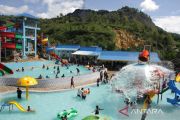 Libur Lebaran di tempat wisata Air Matua