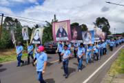 KBK Paroki BHKY Rumengkor kampiun defile  pertemuan raya Kawangkoan