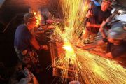 Produksi keris pamor