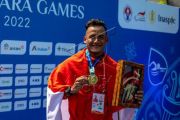 Medali emas renang 100 meter gaya bebas putra APG 2022
