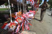 Penjualan Bendera Dan Pernak Pernik Kemerdekaan