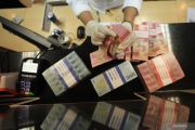 Rupiah bergerak datar seiring "wait and see" jelang pertemuan FOMC