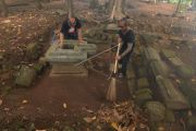 Merawat situs Candi Watu Genuk