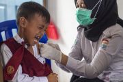 Bulan Imunisasi Anak Sekolah di Palembang