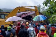 Pencarian korban tanah longsor di Kabupaten Maros