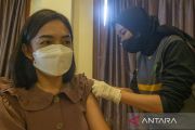 Vaksinasi COVID-19 Penguat Tahap kedua di Palu