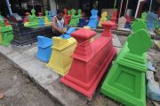 Makam warna-warni di Klaten