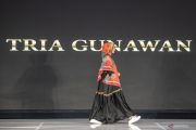 Fashion Show Koleksi Tria Gunawan