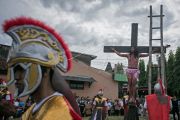 Prosesi jalan salib di Gereja Katolik Santo Aloysius