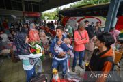 Arus Mudik Di Terminal Bus Padang