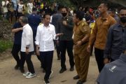Presiden tinjau jalan rusak di Lampung