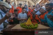 Gibran kunjungi warga di lereng Gunung Merapi dan Merbabu
