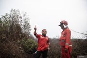 Manggala Agni masih berupaya memadamkan karhutla di Desa Jungkal