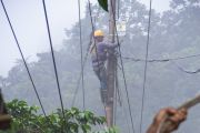 Perbaikan kabel jaringan listrik pascabencana alam di Limapuluh Kota