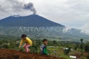 Foto-foto erupsi Gunung Singgalang
