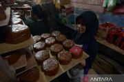 Produksi dodol keranjang jelang Imlek