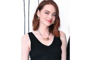 Emma Stone memangkas rambutnya demi peran di "Bugonia"