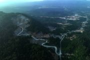 Pertambangan batu gunung di Moramo