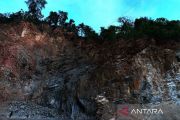 Pertambangan batu gunung di Moramo