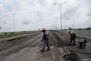 Perbaikan jalan tol Palembang-Kayu Agung jelang mudik lebaran