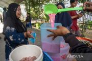 Tukar sampah plastik dengan takjil