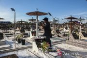 Tradisi Ziarah Makam Jelang Paskah Di Palangka Raya