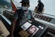 Pengembalian kopor calon jamaah haji dari kepulauan