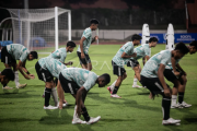Latihan timnas Indonesia U-16 jelang semifinal lawan Australia malam ini