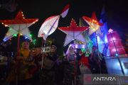 Colorful lanterns in the Telong-telong parade