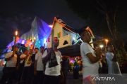 Colorful lanterns in the Telong-telong parade