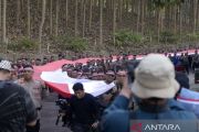 Pembentangan Bendera Merah Putih TNI-Polri&nbsp;