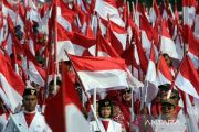 Parade of 17,000 flags for Indonesian Independence Day