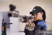 Menembak sumbang emas dari nomor 10m Air Rifle Beregu Putri