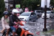 Diguyur hujan dua hari, 356 jiwa di Makassar mengungsi akibat banjir
