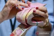 Rupiah melemah dipengaruhi konflik geopolitik di Asia Barat