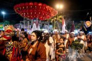 Javanese-Chinese culture acculturation in Umbul Mantram Parade