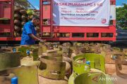 Operasi pasar gas elpiji 3 kilogram di Kendari
