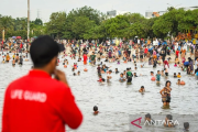 Puluhan ribu orang padati kawasan Ancol pada Sabtu