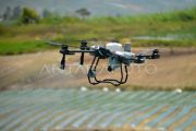 Uji coba drone pertanian di Solok