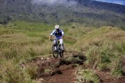 Rinjani Downhill Ride: Adrenalin, alam dan aksi lingkungan di Gunung Rinjani
