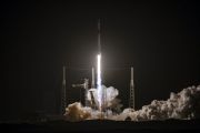 SpaceX minta izin luncurkan sejuta satelit untuk pusat data