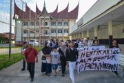 Aksi peringati hari anti penyiksaan di Padang