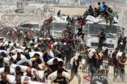 Truk bantuan terbalik di Jalur Gaza, 20 warga Palestina tewas