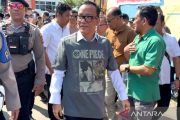 Dy minister sports 'One Piece' tee in support of striking workers